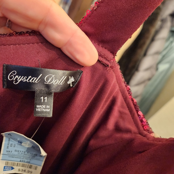 Elegant Burgundy Sequin Gown - Picture 6 of 6